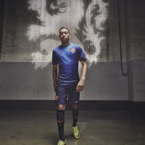 九游网页版入口-教练分析：战术创新的背后逻辑，战术创造性组合